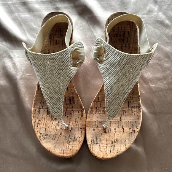 White Mountain Aida Cork Wedge Sandals Cream Gold Sz 9 - Picture 6 of 8